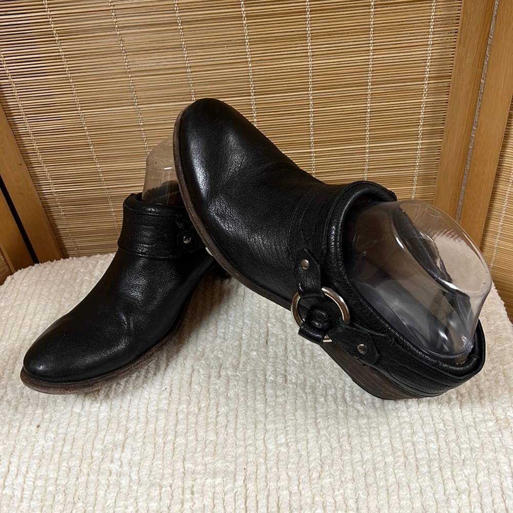 Frye Black Carson Belted Harness Mule Clog size 7 1/2B
